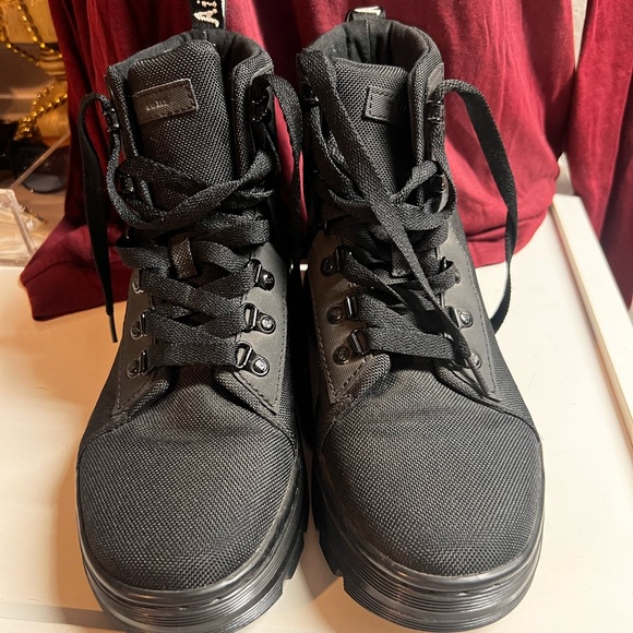 Dr.Martens black lace up boots, size 9, new with out tag - Picture 6 of 8